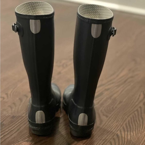 Hunter navy rain boots child women sizeUS 6M 7W - Picture 2 of 5